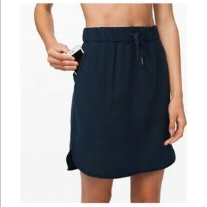 Lululemon Navy On the Fly Skirt size 2